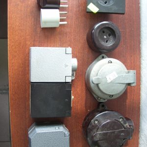 Zásuvky a zástrčky nezámenné 10A