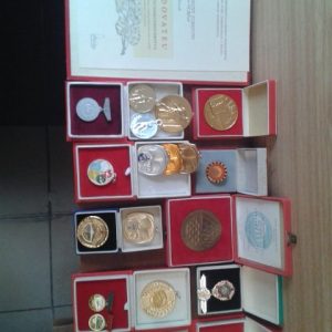 Plakety, vyznamenania a diplomy