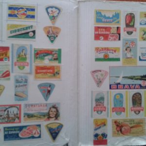 Zbierka krabičiek (obalov) a nálepiek zo syrov ČSSR 1960-1980